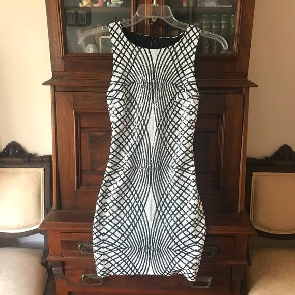 Dresses & Skirts - BLACK AND WHITE GEOMETRIC PATTERN SEQUIN PARTY DRESS SIZE 1